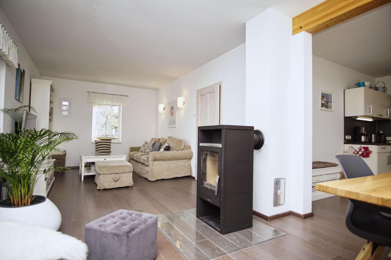 Komfortables Haus Mit Kamin, Sauna, Garten, Terrasse - Ferienhaus Sternschnuppe Wiek auf Rügen Extérieur photo