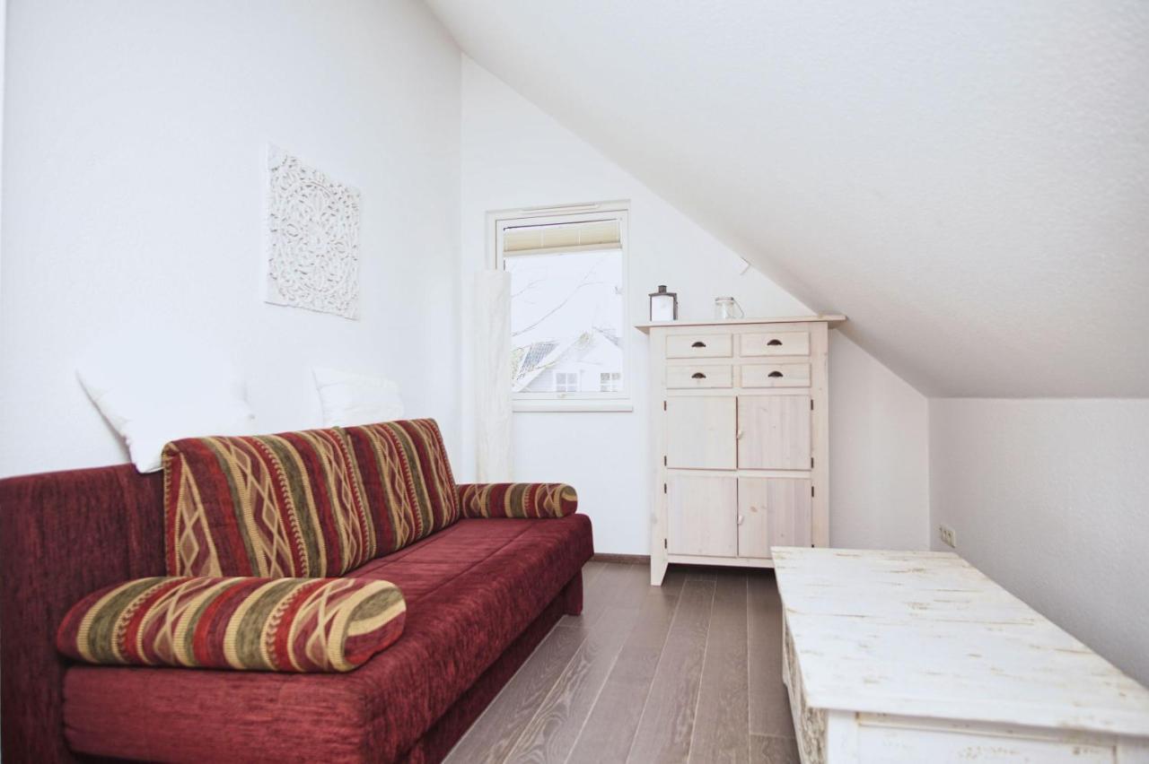 Komfortables Haus Mit Kamin, Sauna, Garten, Terrasse - Ferienhaus Sternschnuppe Wiek auf Rügen Extérieur photo