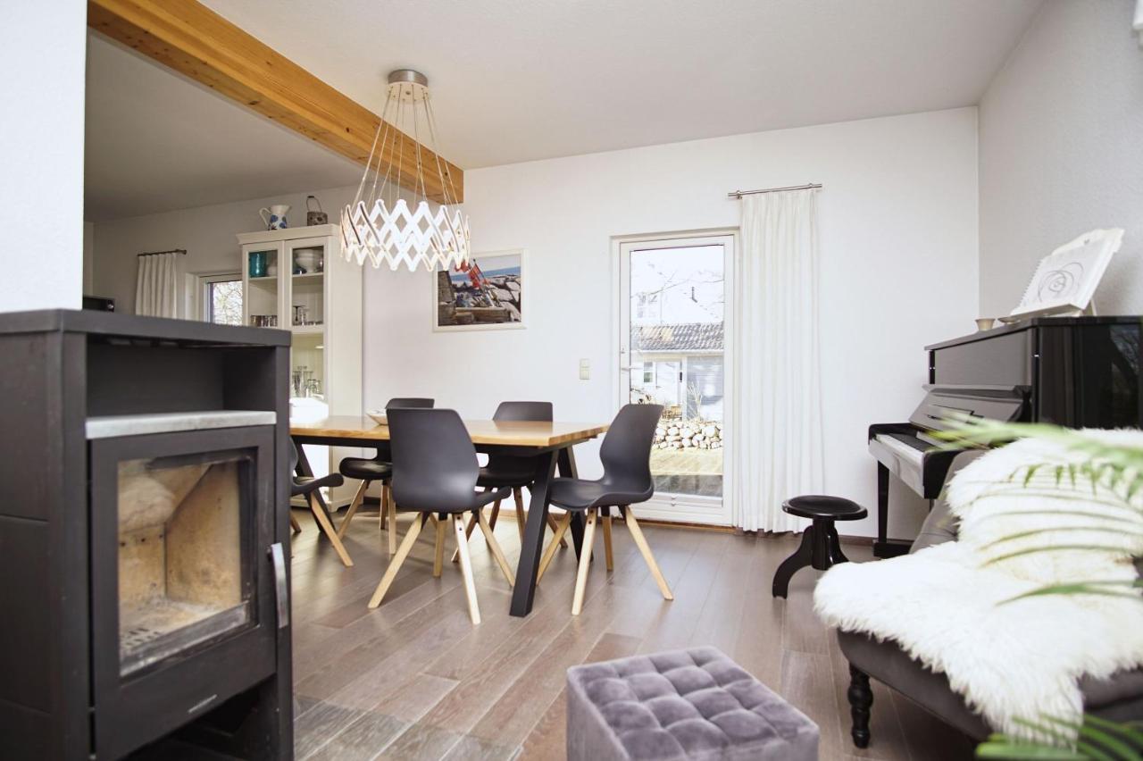 Komfortables Haus Mit Kamin, Sauna, Garten, Terrasse - Ferienhaus Sternschnuppe Wiek auf Rügen Extérieur photo